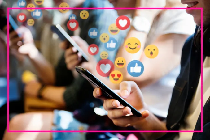 Des personnes utilisent des téléphones cellulaires. Au-dessus des téléphones, il y a divers émojis, comme un pouce en l’air, un cœur, un visage qui sourit.