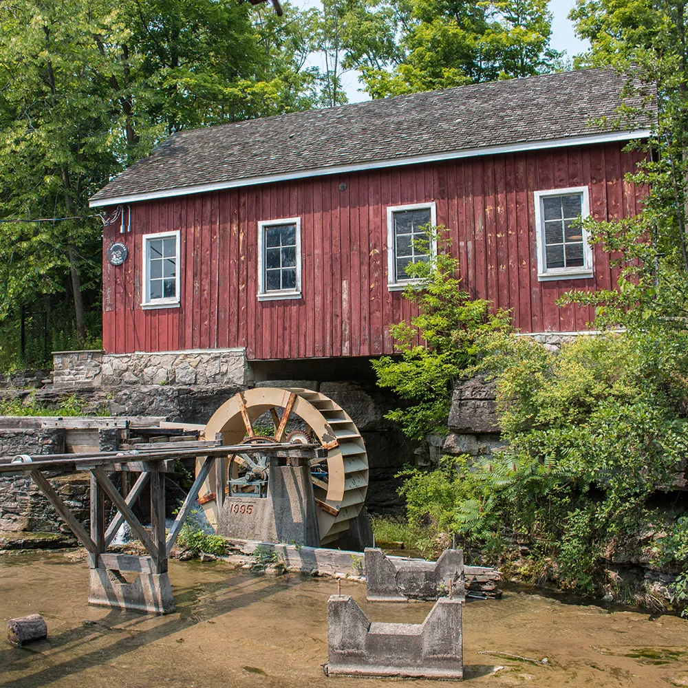 Photo d’un ancien moulin à eau.