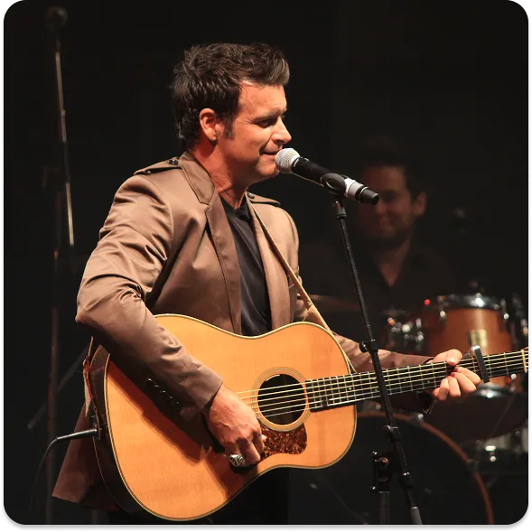 Photo du chanteur Roch Voisine.